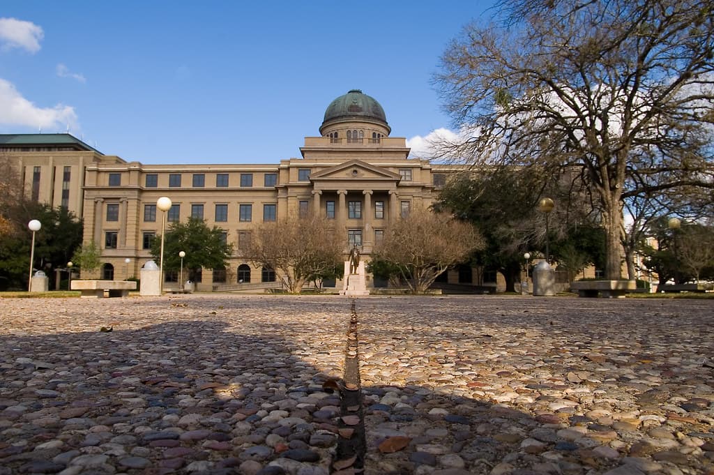 Texas A&M campus background 2